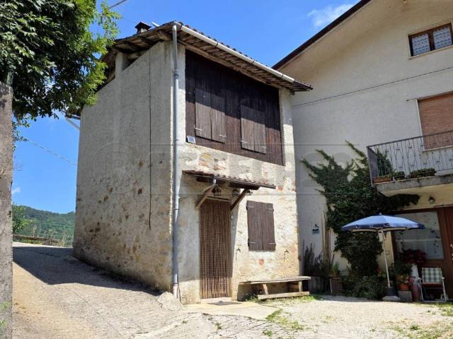 Rustico in vendita a Recoaro Terme, Veneto