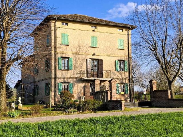 Rustico in vendita a Pieve Modolena, Re