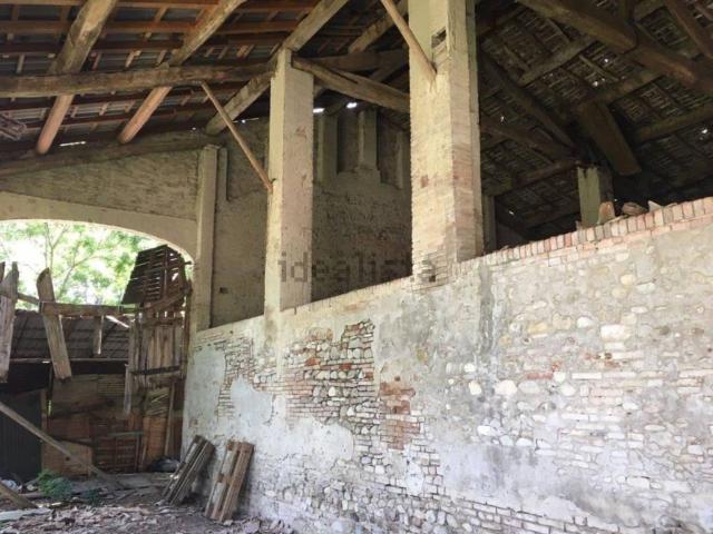 Rustico in vendita a San Francesco-Giardini Pubblici, Re