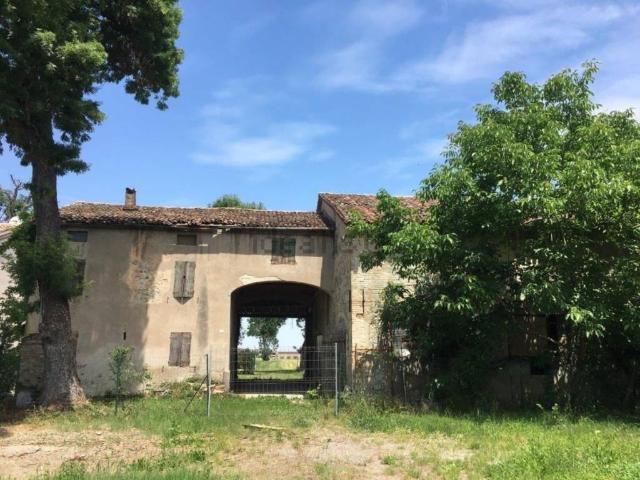 Rustico in vendita a San Francesco-Giardini Pubblici, Re