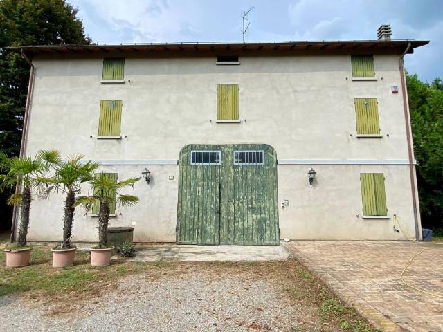 Rustico in vendita a Sesso, Re