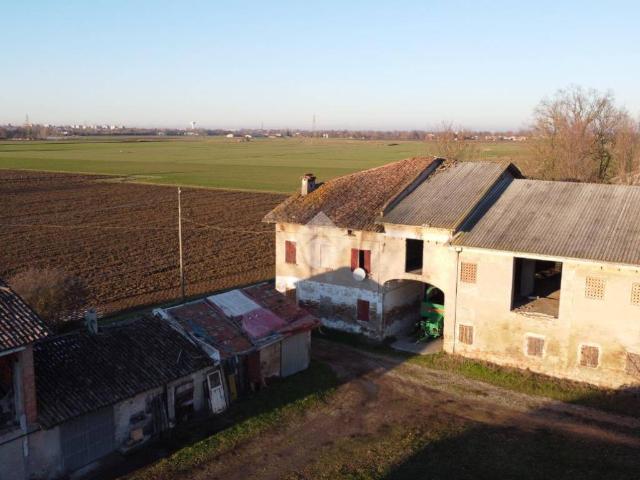 Rustico in vendita a Re, Reggio Emilia