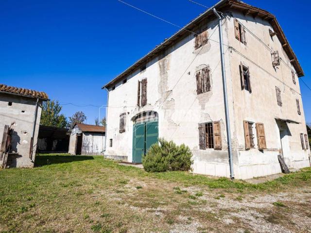 Rustico in vendita a Rivalta, Re