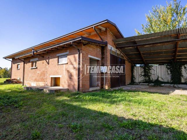 Rustico in vendita a Rivalta, Re