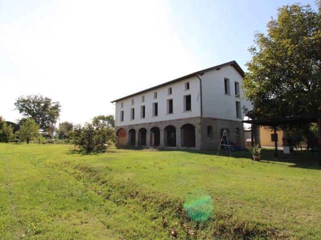 Rustico in vendita a Coviolo, Re