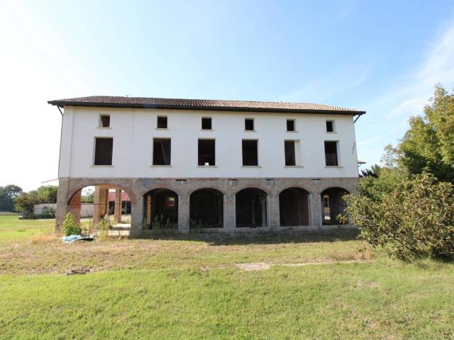 Rustico in vendita a Coviolo, Re