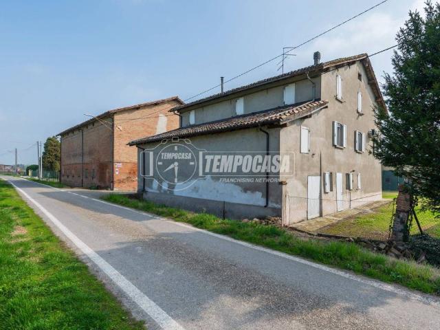 Rustico in vendita a Sesso, Re