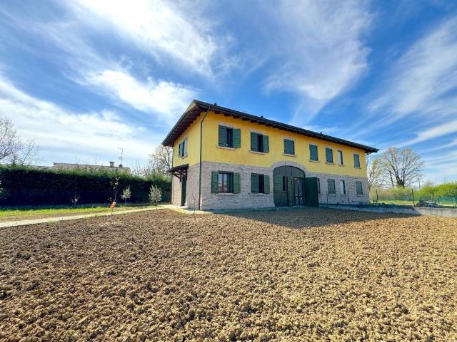 Rustico in vendita a Roncina, Re