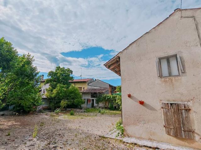Rustico in vendita a Remanzacco, Friuli-Venezia Giulia