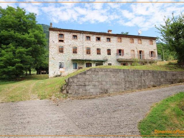 Rustico in vendita a Revine Lago