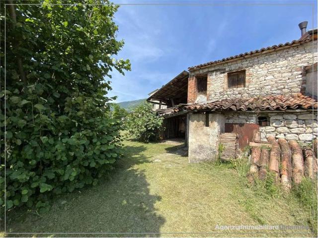 Rustico in vendita a Revine Lago