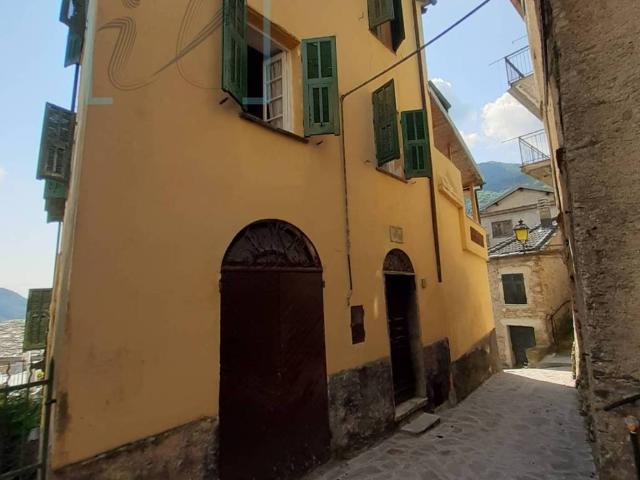 Rustico in vendita a Rezzo, Liguria