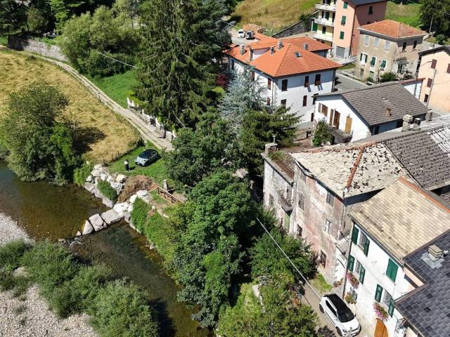 Rustico in vendita a Rezzoaglio, Liguria
