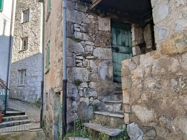 Rustico in vendita a Rezzoaglio, Liguria