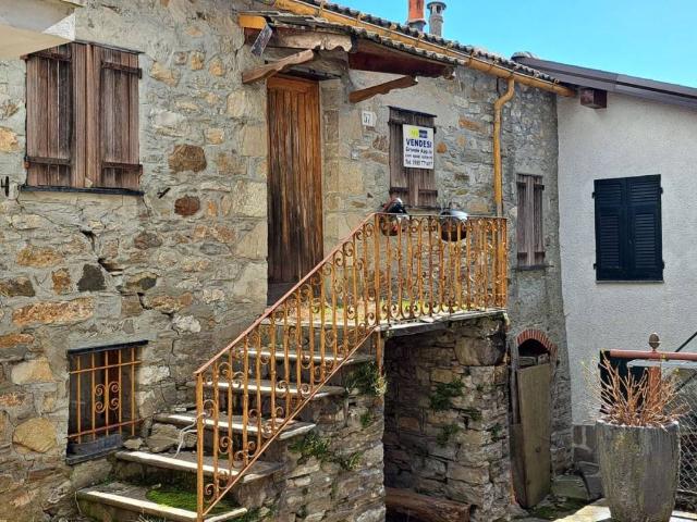 Rustico in vendita a Rezzoaglio, Liguria