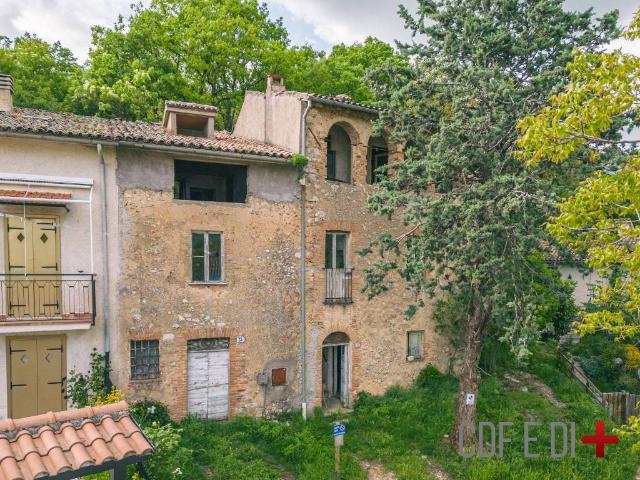 Rustico in vendita a Lisciano, Rieti