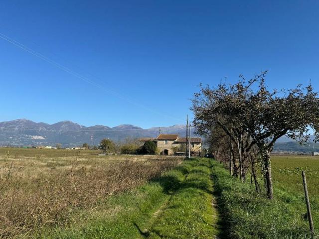 Rustico in vendita a Chiesa Nuova, Rieti