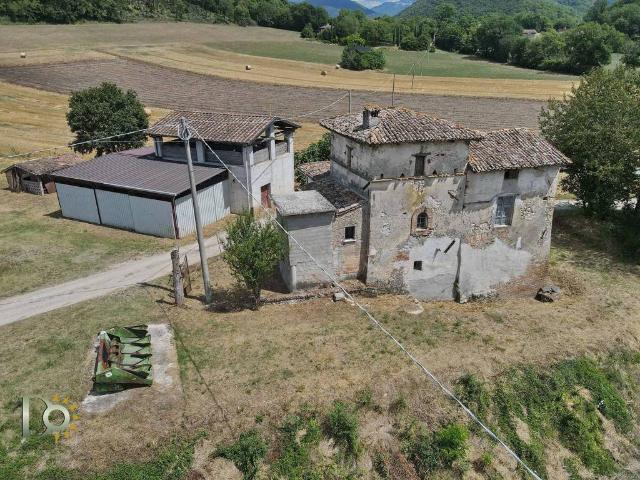 Rustico in vendita a Piazza Tevere, Rieti