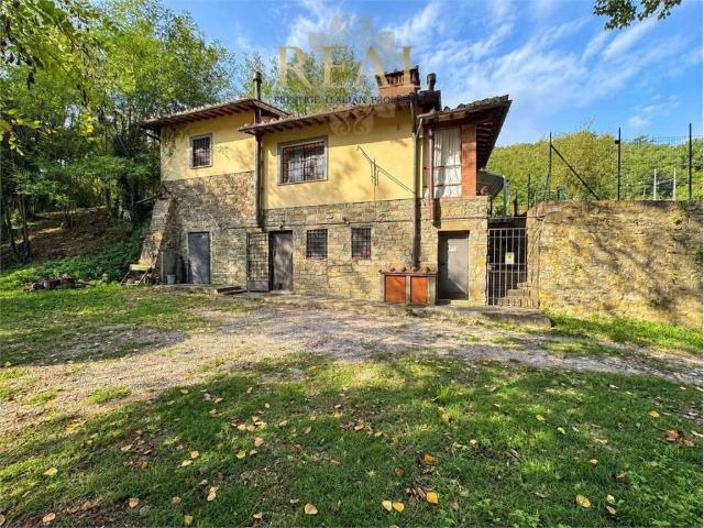 Rustico in vendita a Riscaggio, Reggello