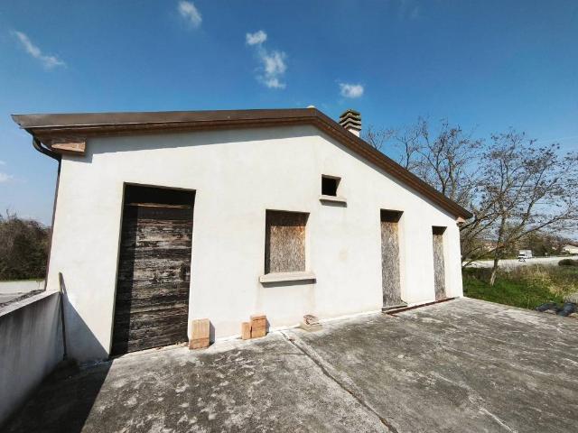 Rustico in vendita a Rimini, Reggio Emilia