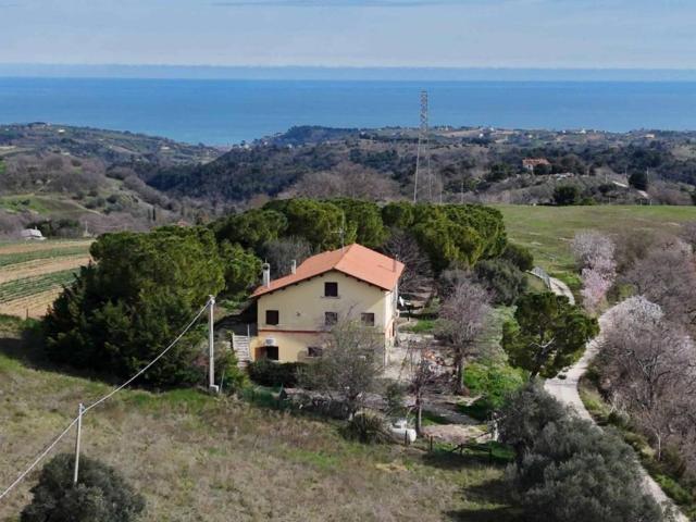 Rustico in vendita a Petrella, Ripatransone