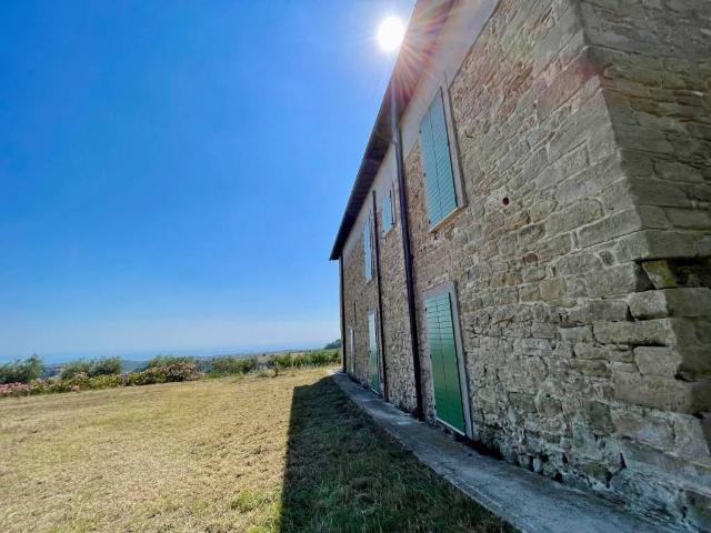 Rustico in vendita a Petrella, Marche