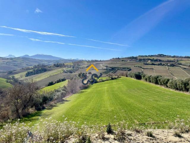 Rustico in vendita a Trivio, Marche