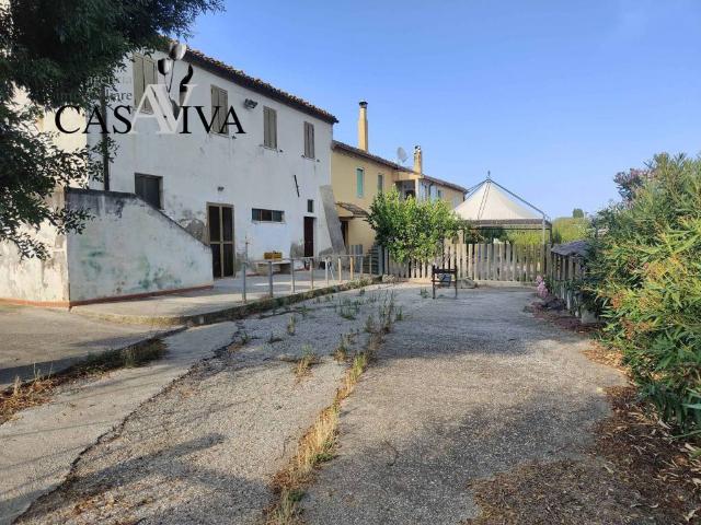 Rustico in vendita a Colle Guardia, Marche