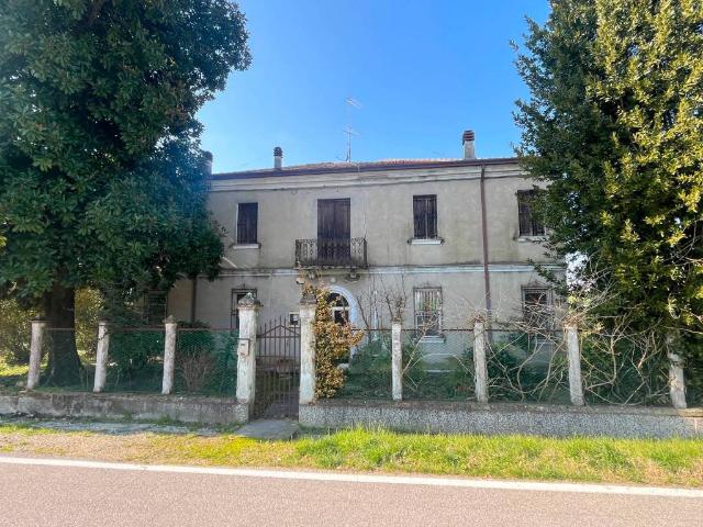 Rustico in vendita a Unione Terre e Fiumi, Reggio Emilia