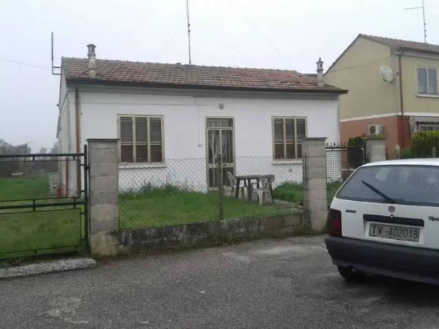 Rustico in vendita a Unione Terre e Fiumi, Berra