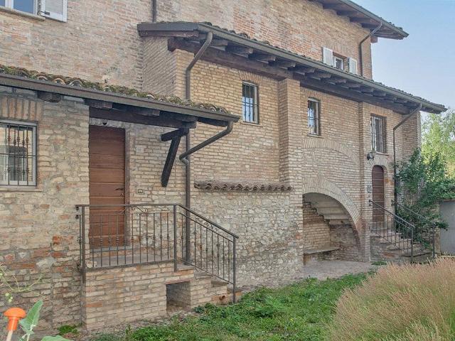 Rustico in vendita a Rivanazzano, Lombardia