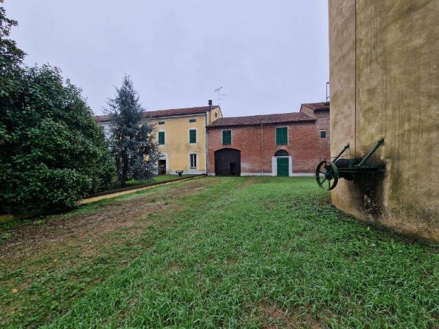 Rustico in vendita a Rivarolo Del Re, Lombardia