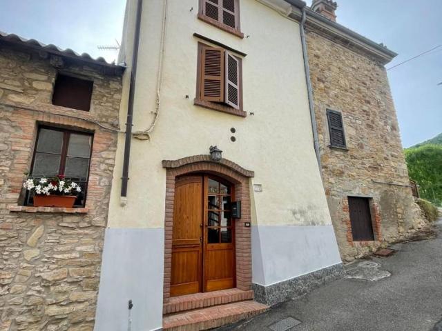Rustico in vendita a Rivergaro, Reggio Emilia