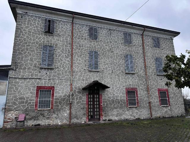 Rustico in vendita a Rivergaro, Reggio Emilia