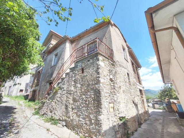Rustico in vendita a Rivodutri, Lazio