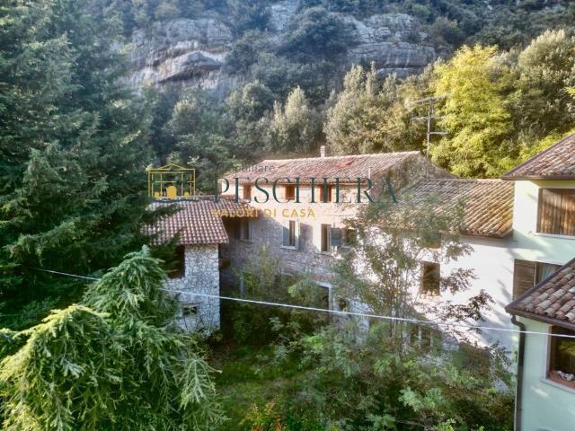 Rustico in vendita a Rivoli Veronese, Veneto