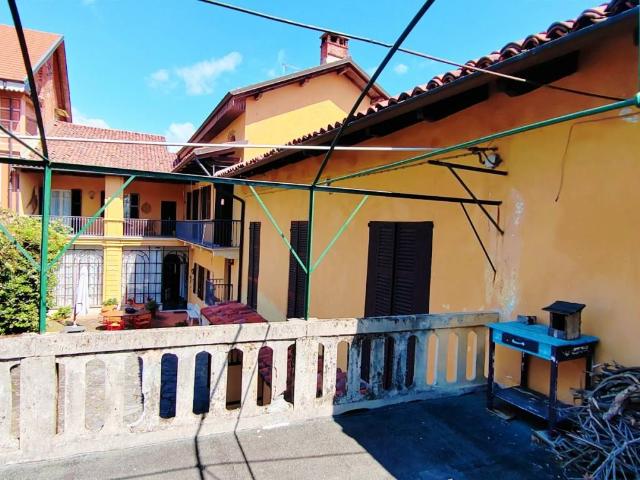 Villa Indipendente in vendita a Piemonte, Vercelli