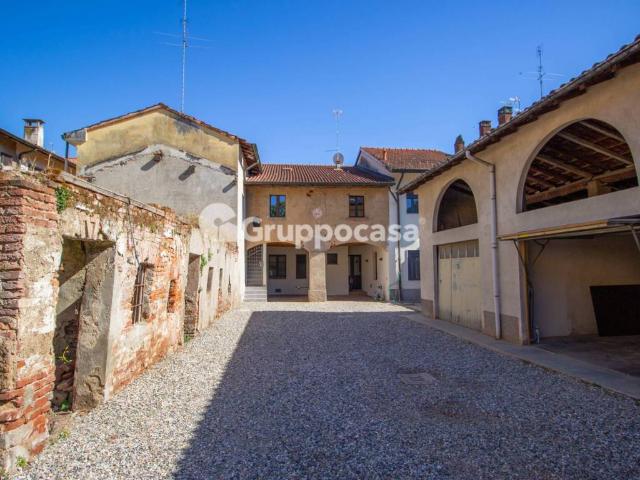 Rustico in vendita a Robecco Sul Naviglio, Lombardia
