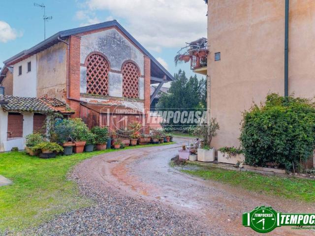 Rustico in vendita a Robecco Sul Naviglio, Lombardia