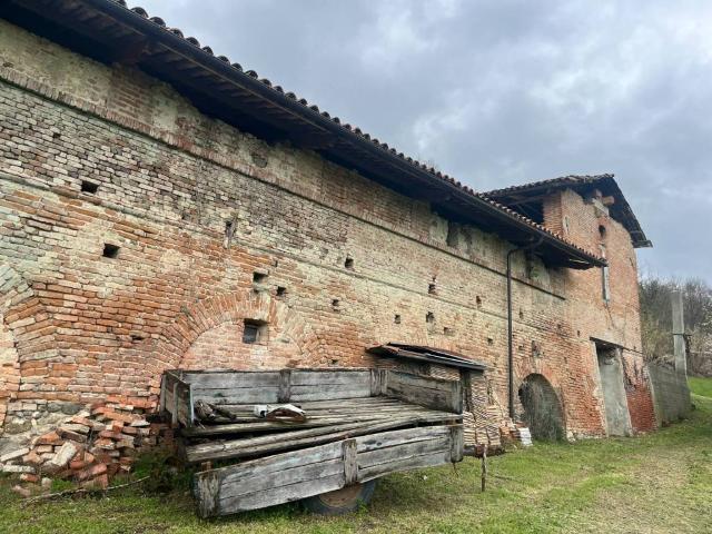 Rustico in vendita a Piemonte, Asti