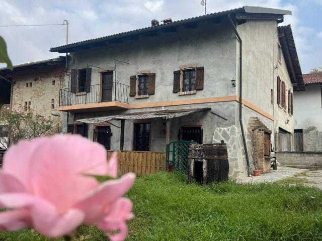 Rustico in vendita a Piemonte, Asti