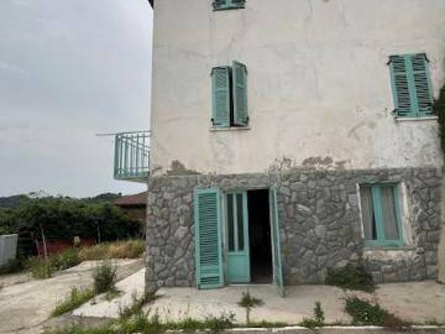 Rustico in vendita a Castello, Piemonte