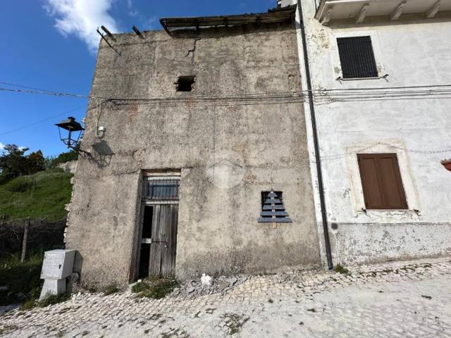 Rustico in vendita a Rocca Di Mezzo, Abruzzo