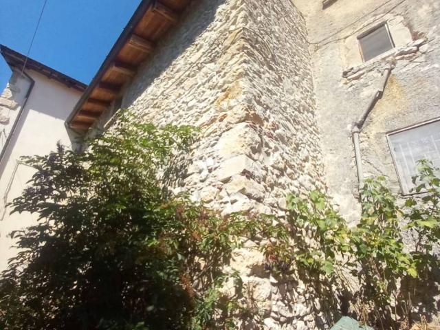 Rustico in vendita a Rocca Di Mezzo, Abruzzo