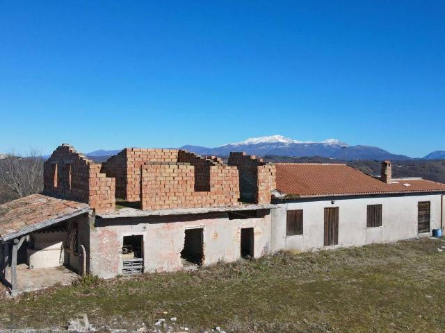 Rustico in vendita a Belmonte In Sabina, Lazio