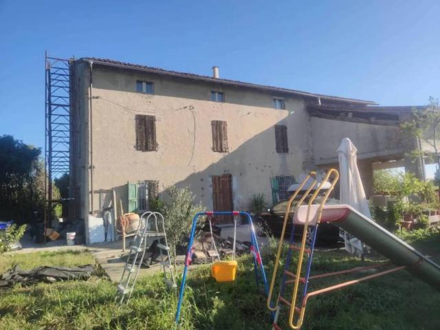 Rustico in vendita a Roccabianca, Reggio Emilia