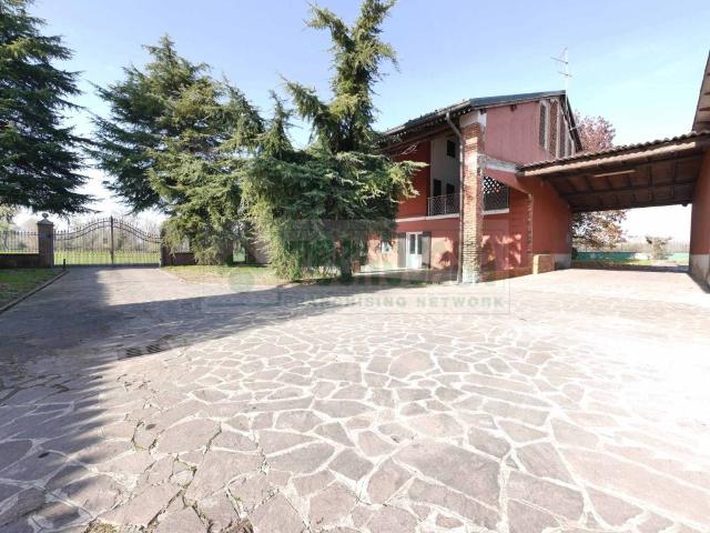Rustico in vendita a Roccafranca, Lombardia