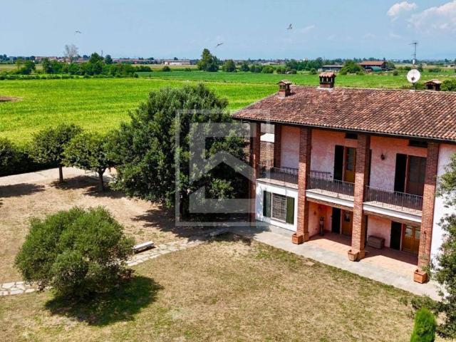 Rustico in vendita a Roccafranca, Lombardia