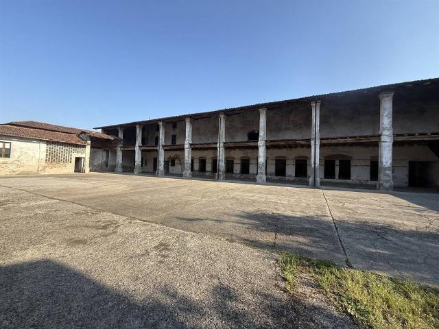 Rustico in vendita a Roccafranca, Lombardia