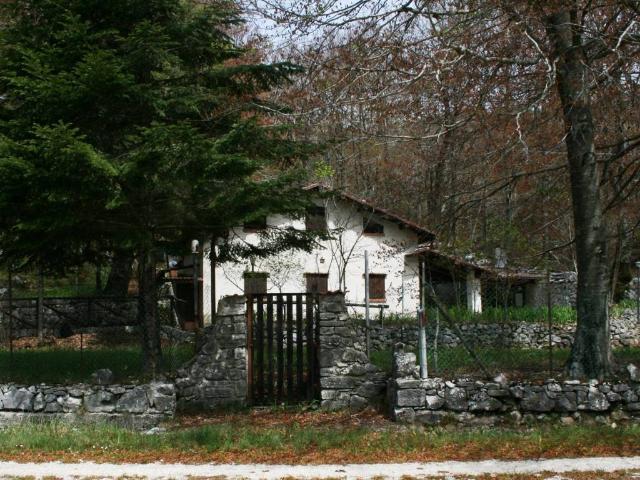 Rustico in vendita a Roccamandolfi, Molise